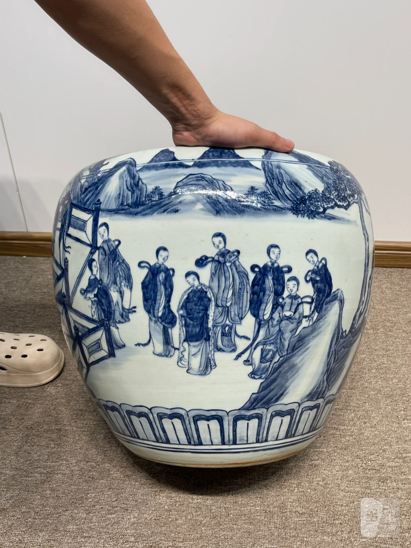 清中期 青花美人图大卷缸 - 图2